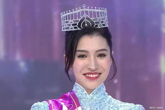 恭喜！TVB新人混血女星突然宣布订婚晒巨型钻戒拒绝做演员(图4)