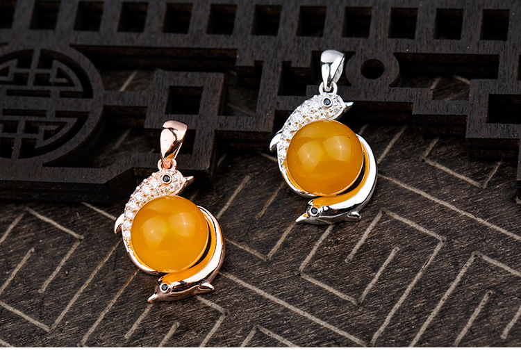 跟明星学叠戴你也能把项链戴出高级感！(图1)