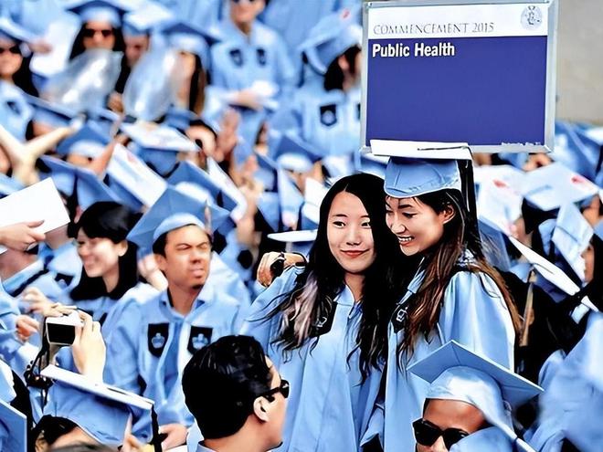 特朗普釜底抽薪30万中国学生将被赶出美国中方4个字说明一切(图8)