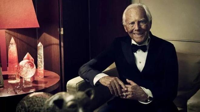 “时尚之王”陨落！乔治·阿玛尼去世享年91岁(图2)