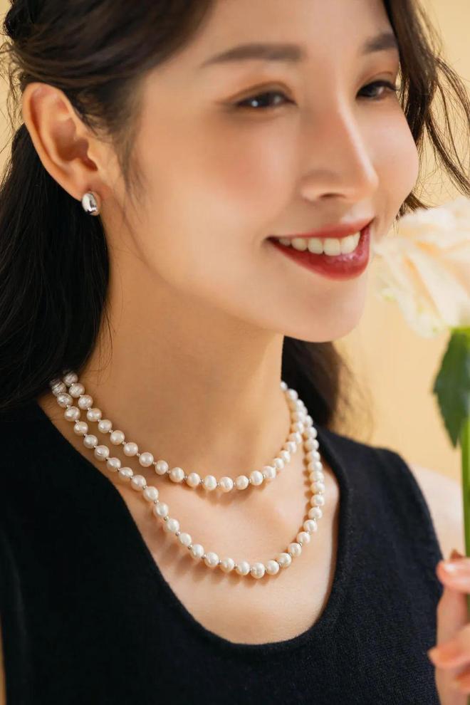 秋冬穿毛衣别忘这一步！珍珠毛衣链让普通穿搭“显贵”3倍(图10)