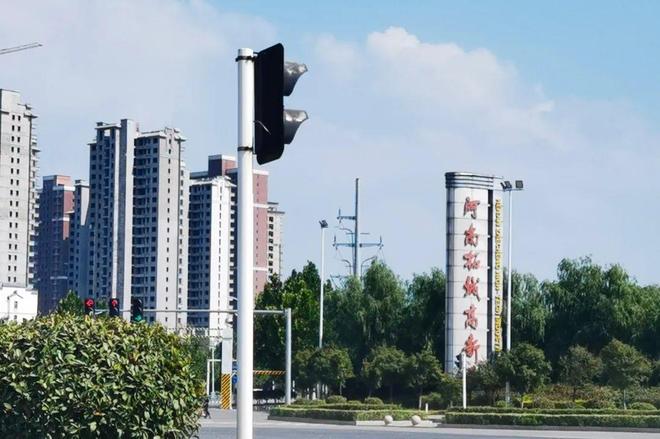 动线克拉钻石刷新记录美国拿河南钻石开刀：全面禁止(图2)