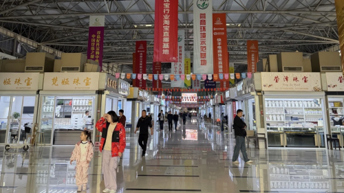 平安融易浙江分公司：金融活水助力“珍珠之都”生态蝶变与产业振兴(图1)