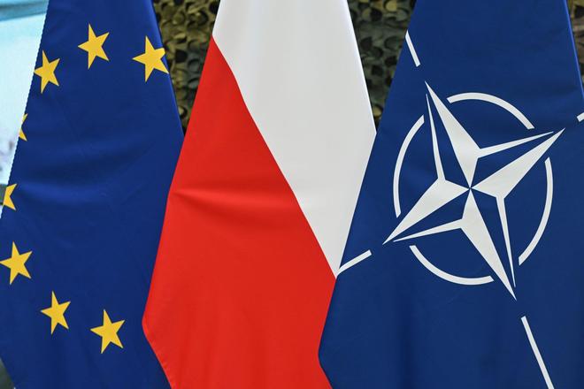 撞上火车头!立陶宛新总理认怂:美台承诺全是假我们栽惨了(图4)