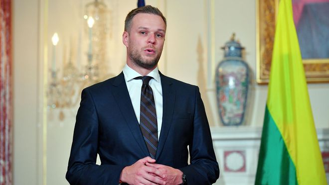 撞上火车头!立陶宛新总理认怂:美台承诺全是假我们栽惨了(图5)